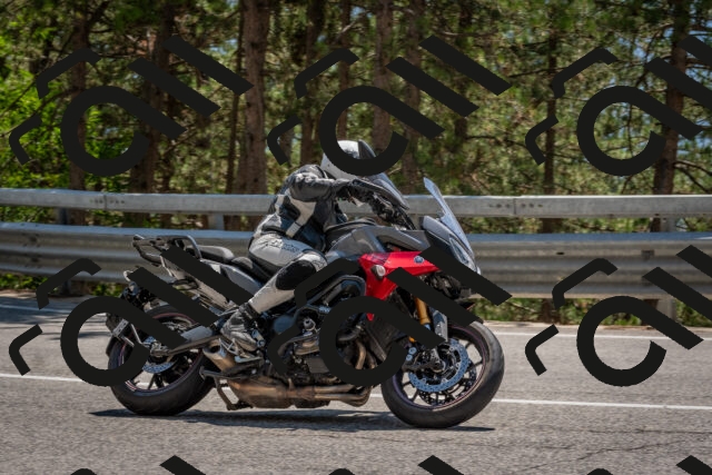 202508091404-DSC_3268_c4_