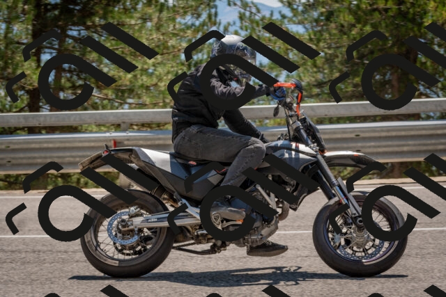 202508091412-DSC_3367_c4_