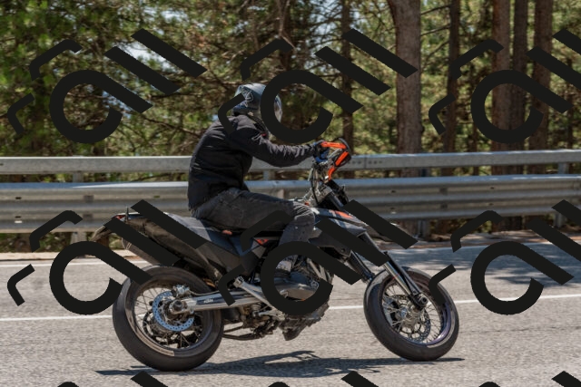 202508091412-DSC_3368_c4_