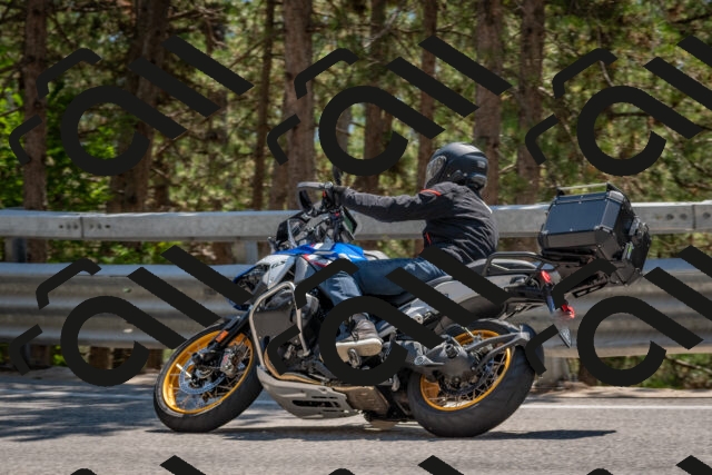 202508091418-DSC_3382_c4_