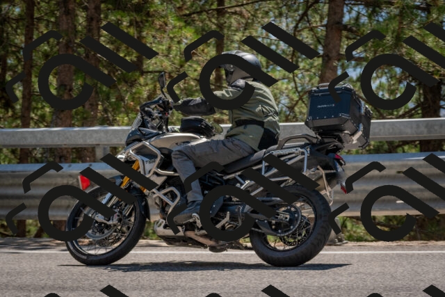 202508091418-DSC_3385_c4_