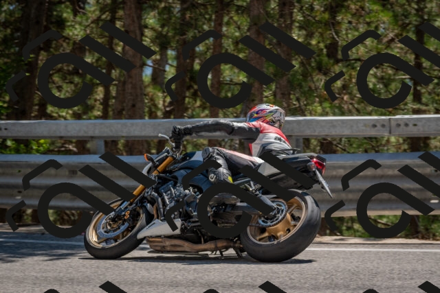 202508091424-DSC_3463_c4_