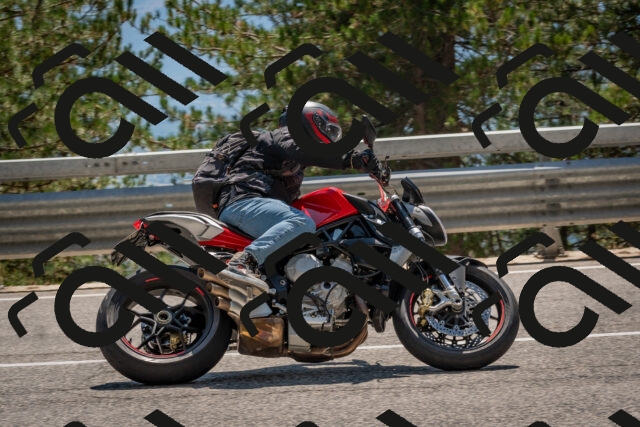 202508091425-DSC_3475_c4_