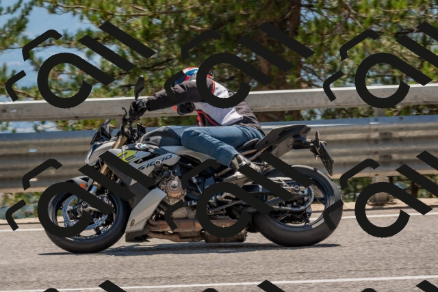 202508091433-DSC_3528_c4_