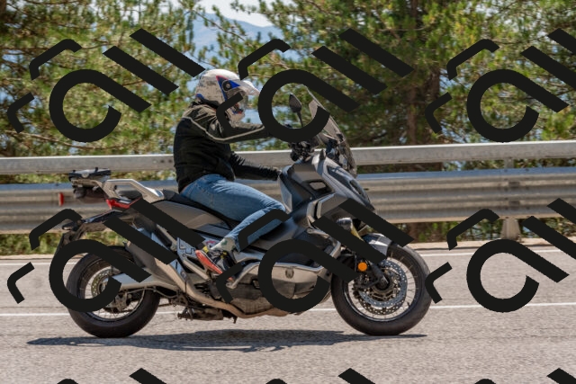 202508091446-DSC_3589_c4_