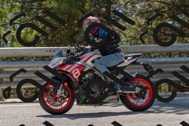 202508091456-DSC_3654_c4_