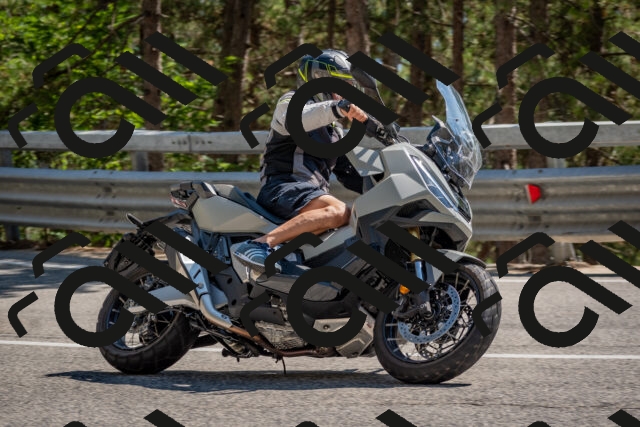 202508091516-DSC_3770_c4_