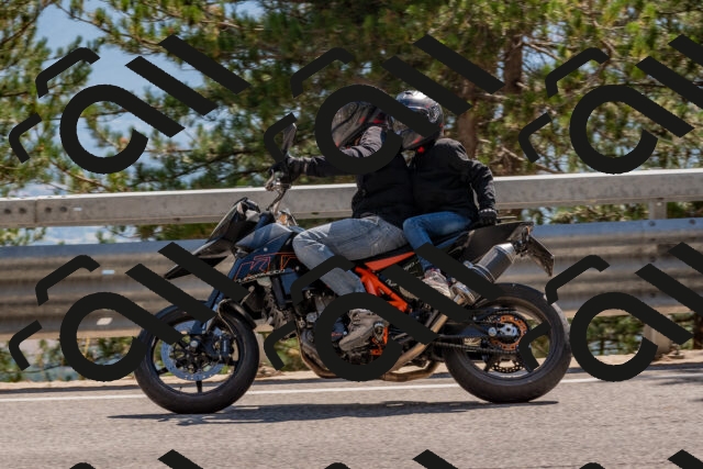 202508091526-DSC_3826_c4_