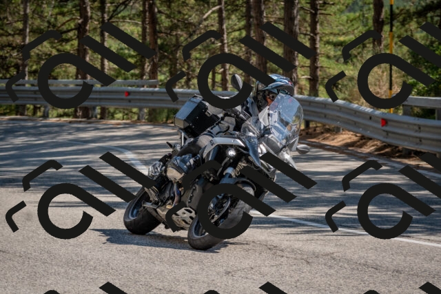 202508091526-DSC_3827_c4_