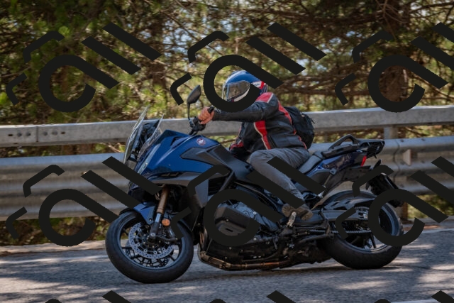 202508091527-DSC_3832_c4_