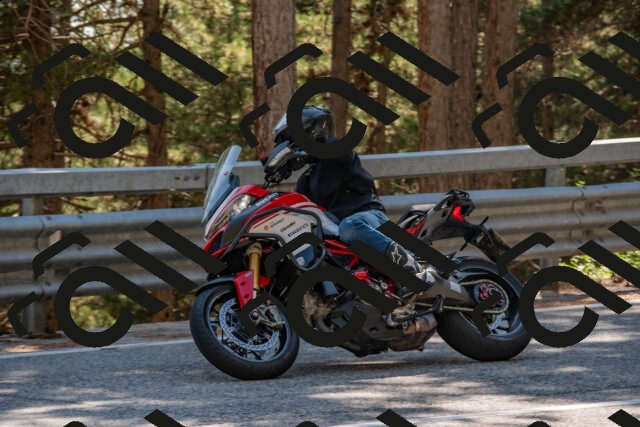 202508091534-DSC_3878_c4_