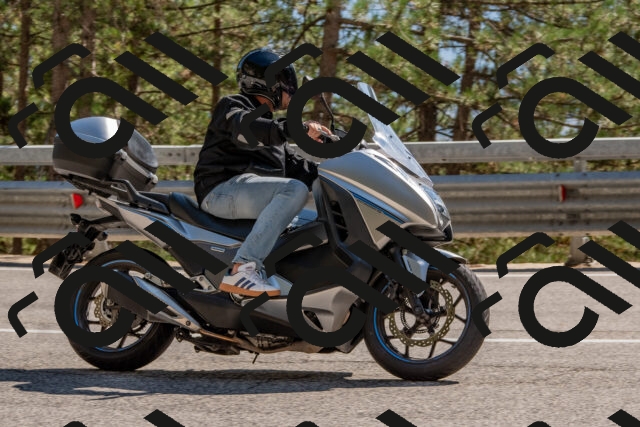 202508091548-DSC_3970_c4_