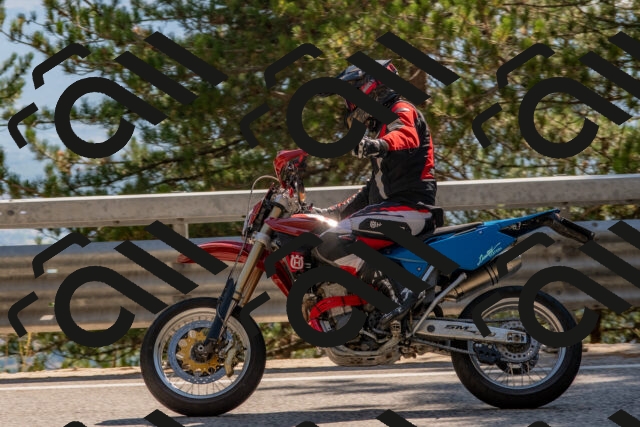 202508091550-DSC_3977_c4_