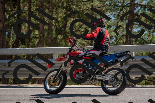 202508091550-DSC_3978_c4_