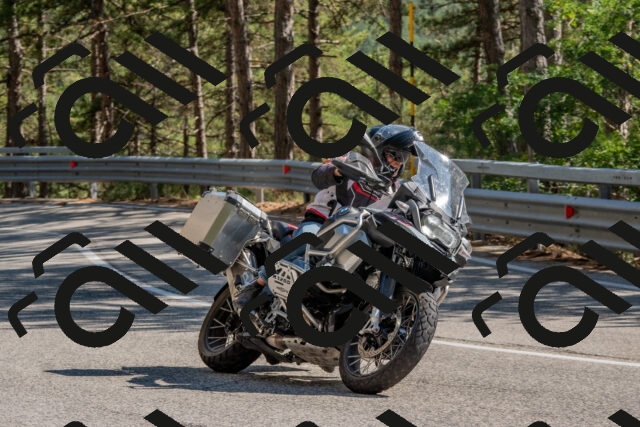 202508091556-DSC_4009_c4_