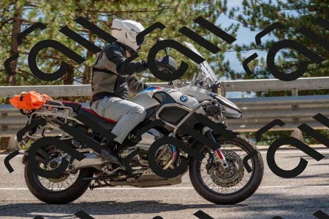 202508091556-DSC_4014_c4_