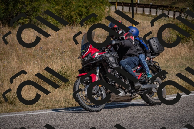 20250810103012-_5001693_am_