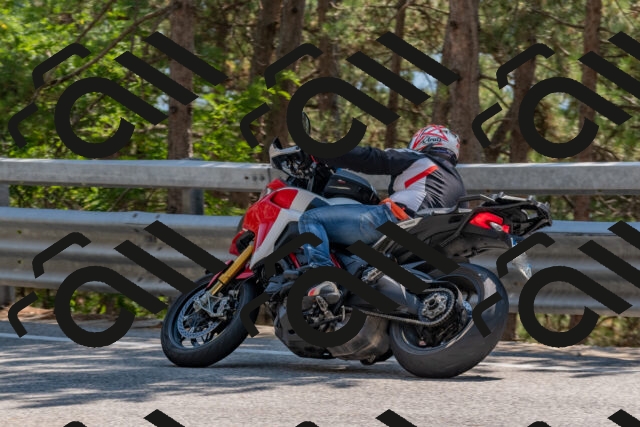 202508101438-DSC_4869_c4_