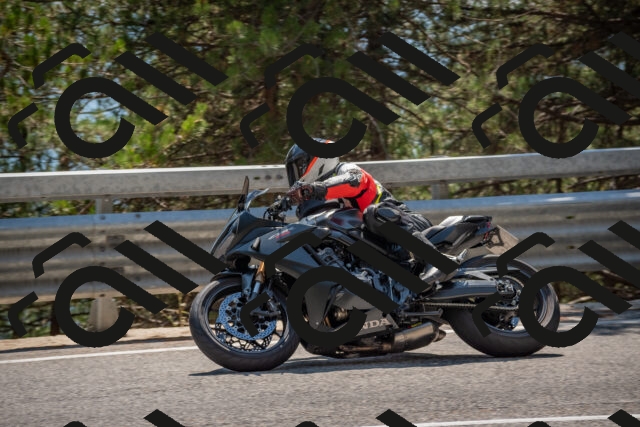 202508101438-DSC_4874_c4_