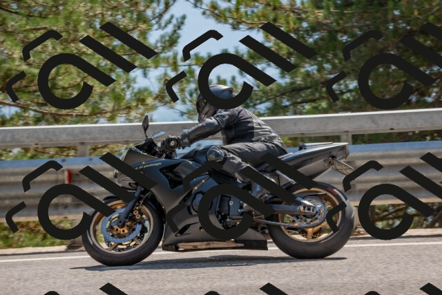 202508101507-DSC_5085_c4_