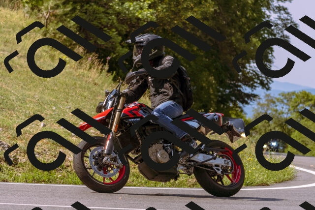 202508101050-_DSC6240_d1_