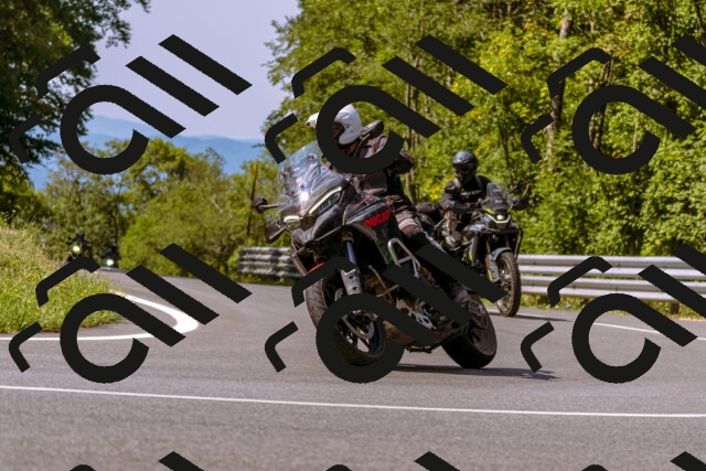 202508101051-_DSC6259_d1_