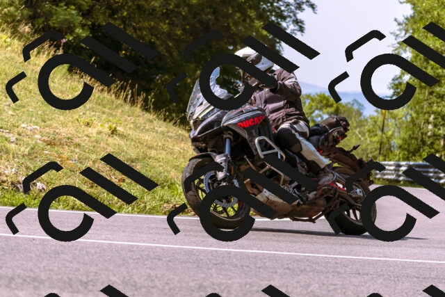 202508101051-_DSC6260_d1_