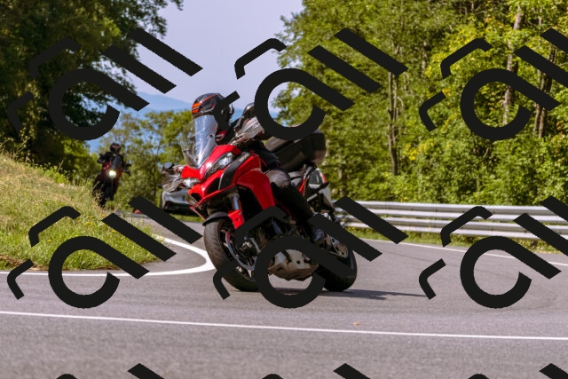 202508101053-_DSC6286_d1_