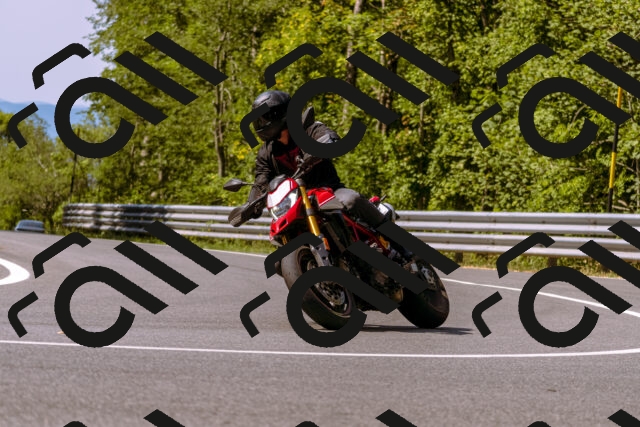 202508101057-_DSC6315_d1_