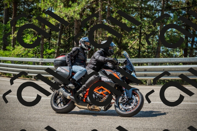 202508101104-DSC06026_c1_