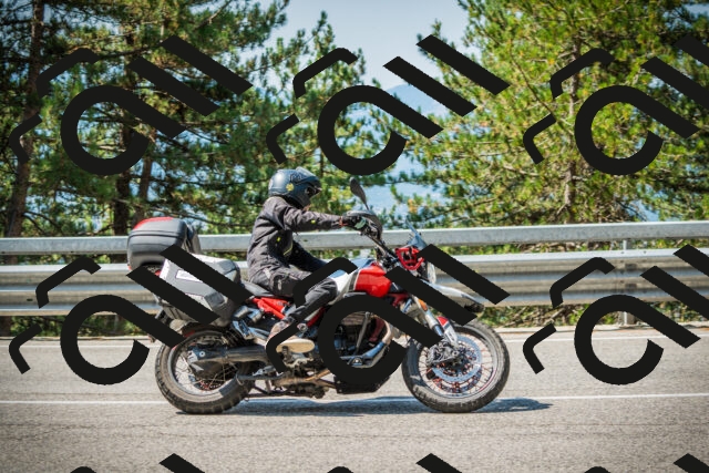 202508101105-DSC06037_c1_