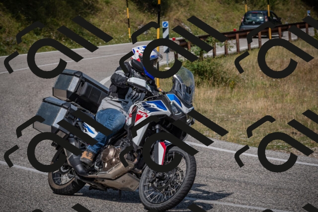 20250816111447-_5004910_am_