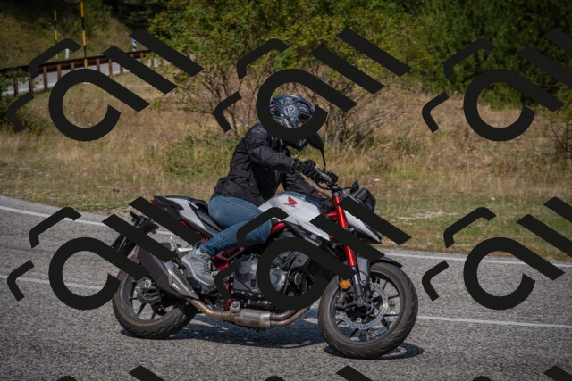 20250816111457-_5004918_am_