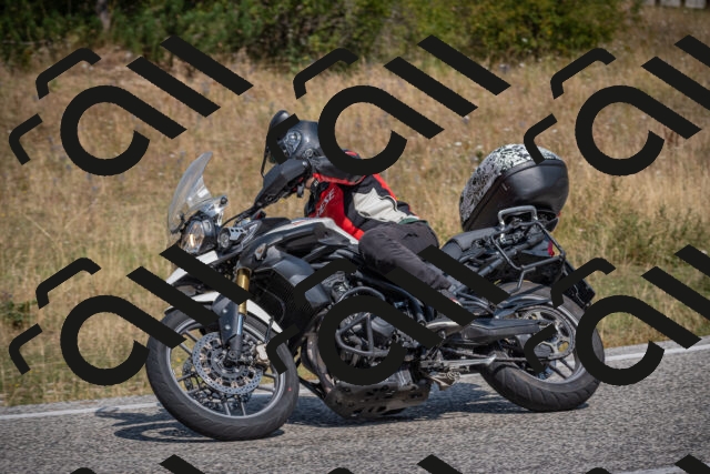 20250816112043-_5004985_am_