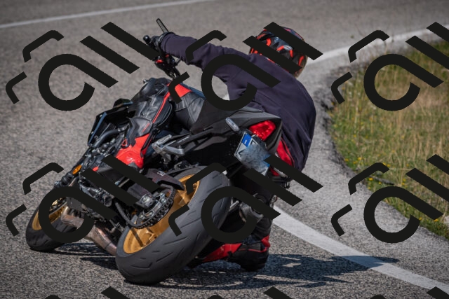 20250816114242-_5005134_am_