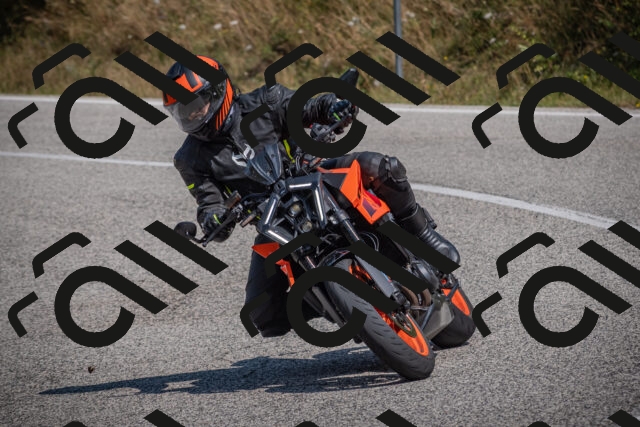 20250816114254-_5005136_am_