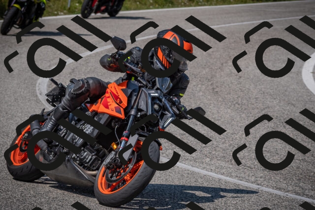 20250816114426-_5005162_am_