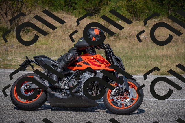 20250816114427-_5005164_am_