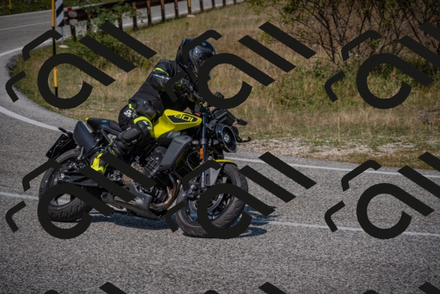 20250816114428-_5005166_am_