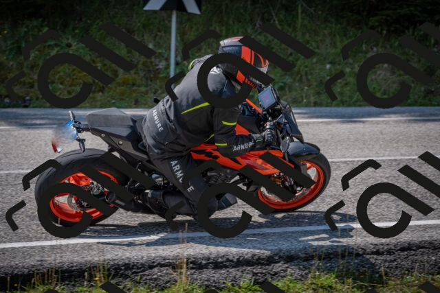 20250816115617-_5005350_am_