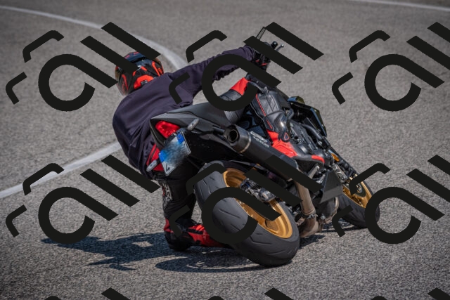 20250816115717-_5005359_am_