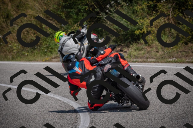 20250816121557-_5005585_am_