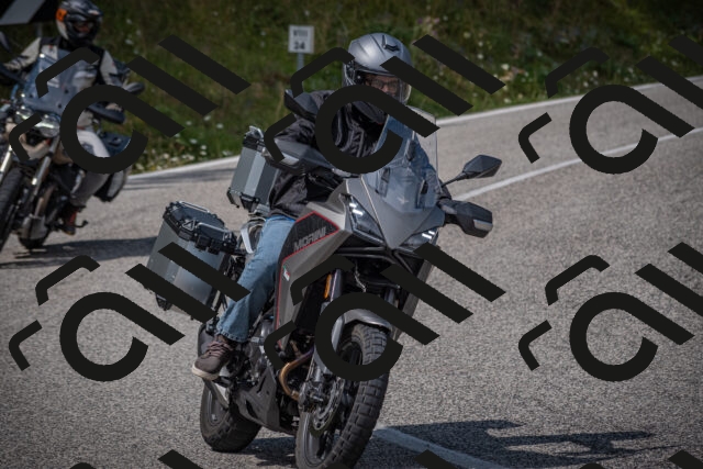 20250816122239-_5005689_am_