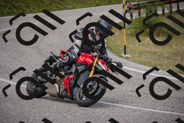 20250816125147-_5005902_am_