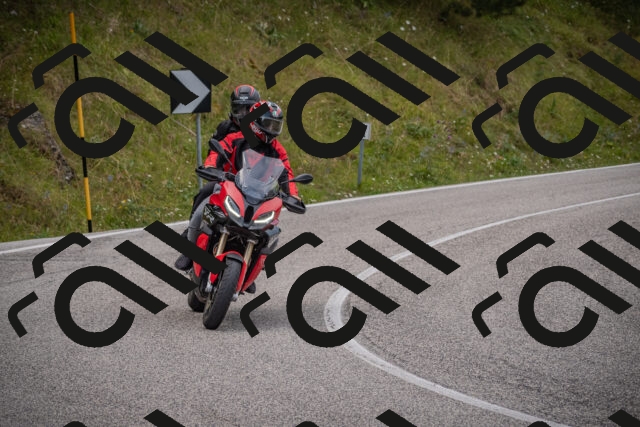 20250816125421-_5005914_am_