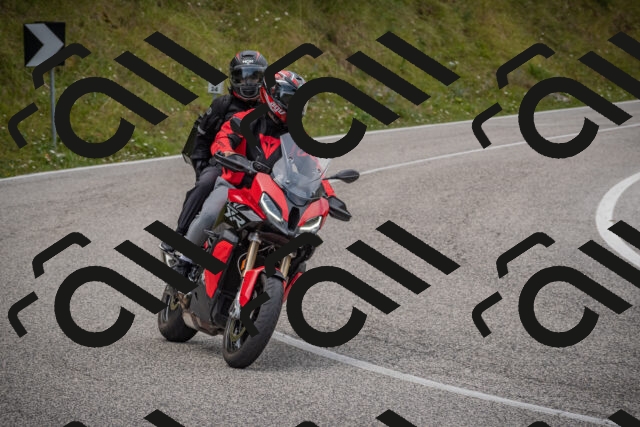 20250816125422-_5005915_am_