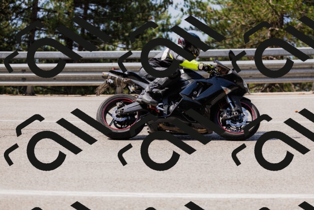 202508161055-_04A0454_c3