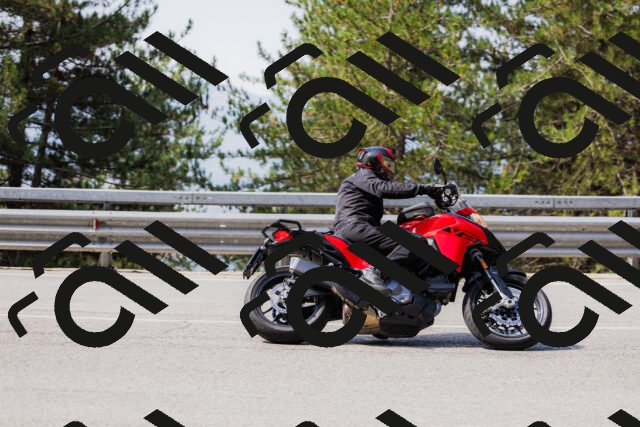 202508161056-_04A0459_c3