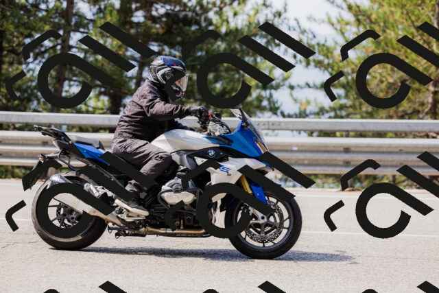 202508161058-_04A0466_c3