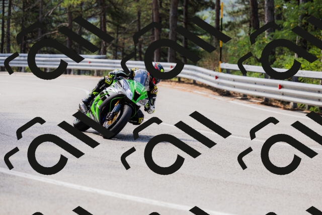 202508161059-_04A0480_c3